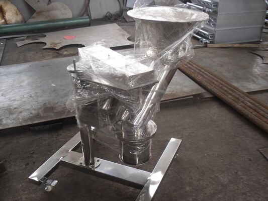 ভালো দাম ফার্মাসিউটিক্যাল / ফুডস্টাফের জন্য উচ্চ গতির গ্রাইন্ডিং গ্রানুলেটিং মেশিন 1.5kw-5.5kw অনলাইন